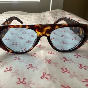 Affordable Fashion Finds Tortoiseshell Frame Sunglasses with Blue Lenses